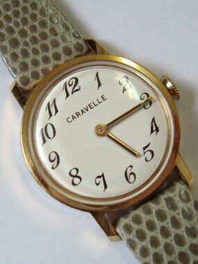 VINTAGE LADY WIND UP CARAVELLE ,RUN GREAT